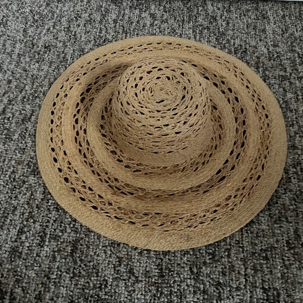 Woven beach hat.